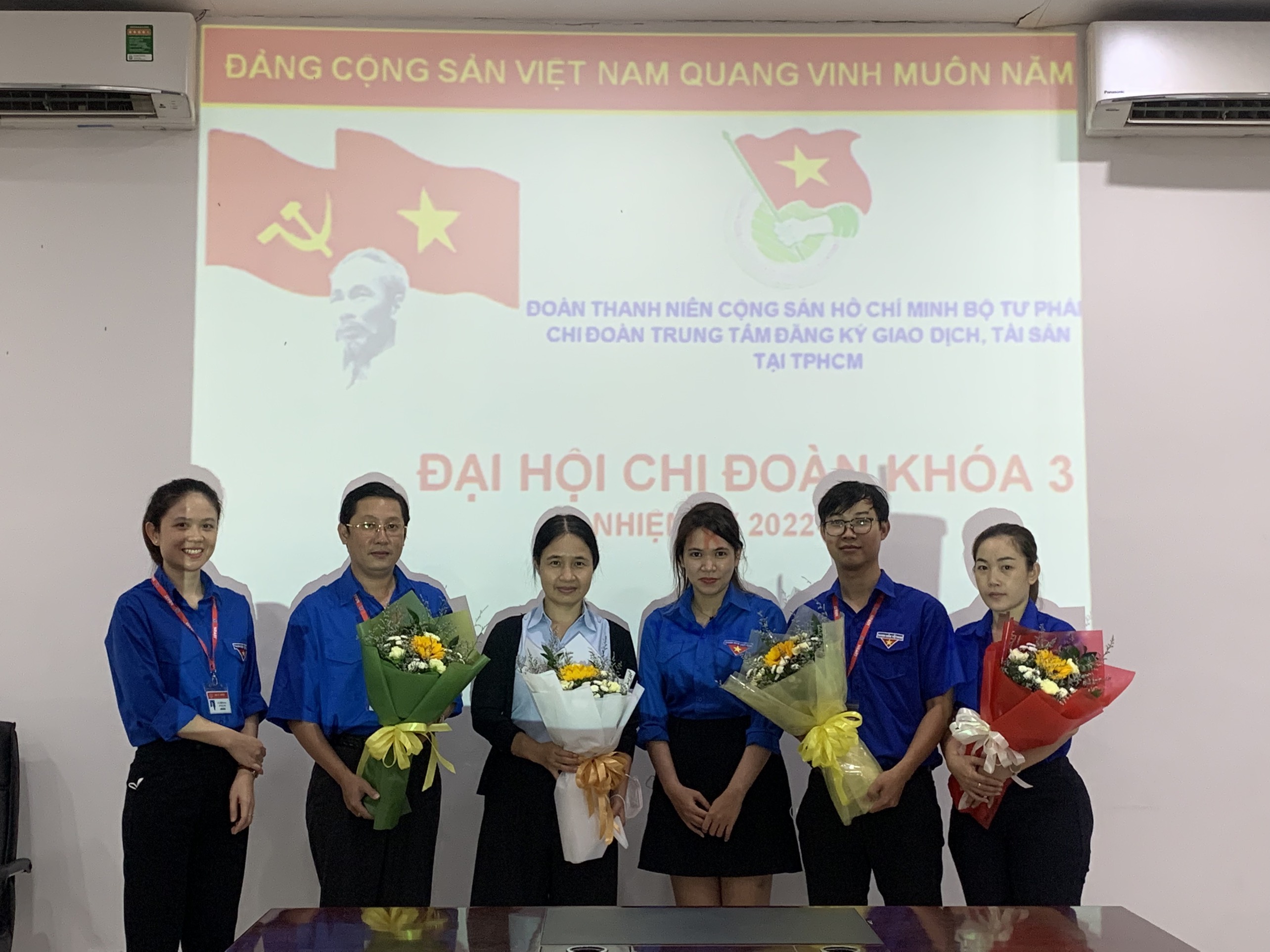 Lễ Trưởng thành Đoàn năm 2022 của Chi đoàn Trung tâm Đăng ký giao dịch, tài sản tại TP.Hồ Chí Minh
