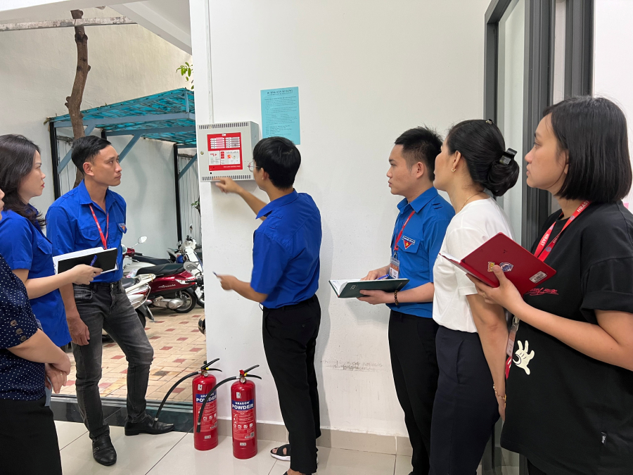 Chi đoàn Trung tâm Đăng ký giao dịch, tài sản tại TP.Hồ Chí Minh tập huấn nghiệp vụ kỹ năng phòng cháy chữa cháy